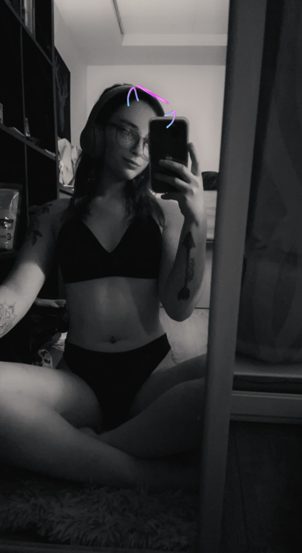 Photo by miniloupxxx published on July 25,2023 09:31:19 - BestThots