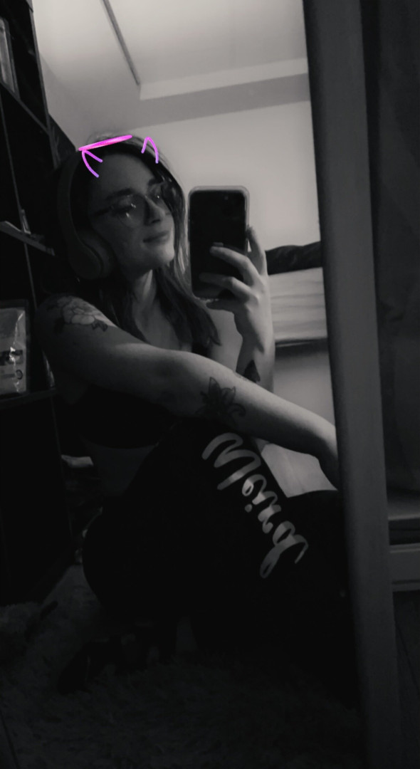 Photo by miniloupxxx published on July 25,2023 09:31:42 - BestThots