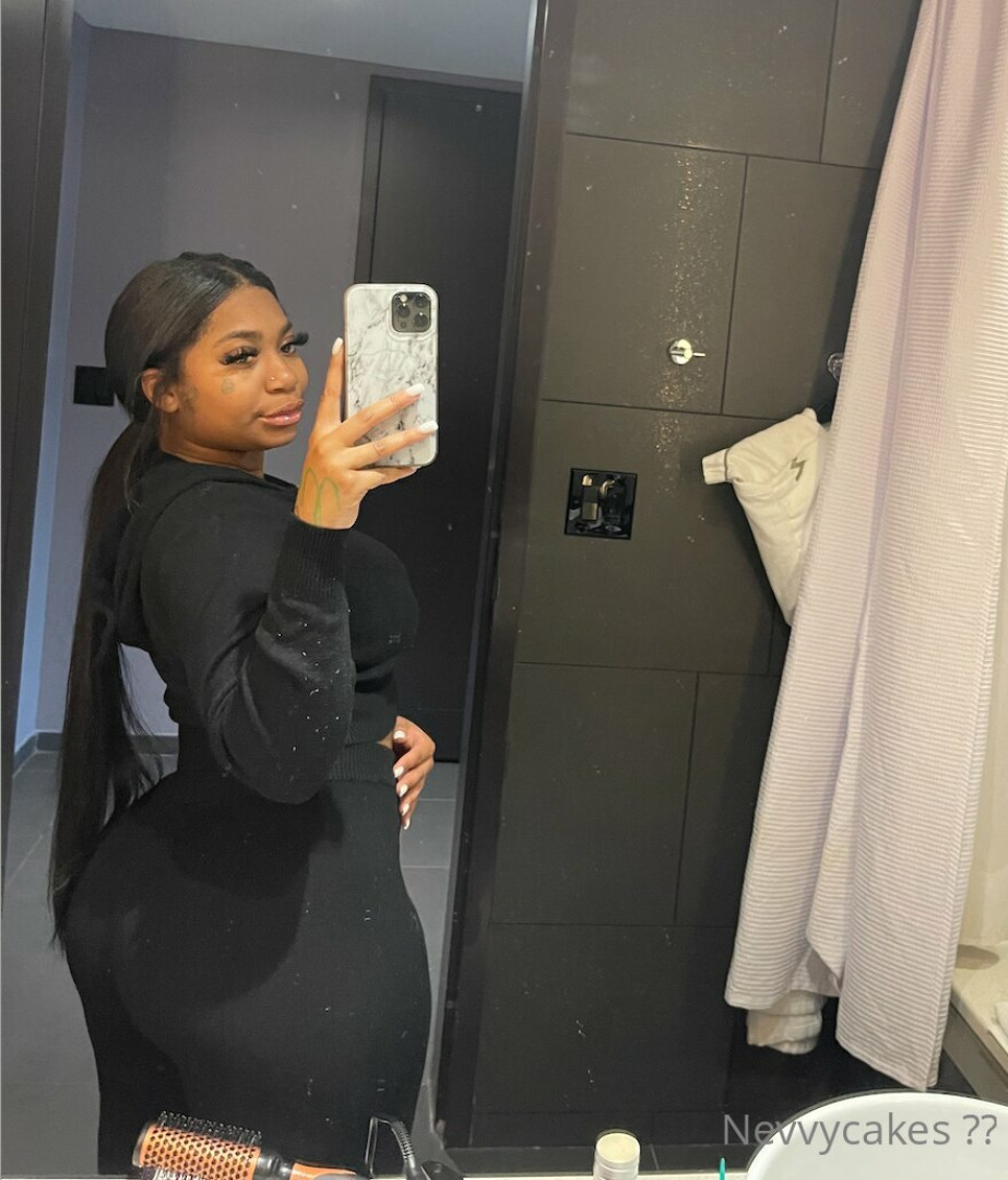 Photo by nevvycakes published on August 19,2023 05:56:52 - BestThots