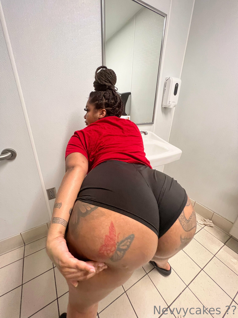 Photo by nevvycakes published on August 19,2023 05:57:53 - BestThots