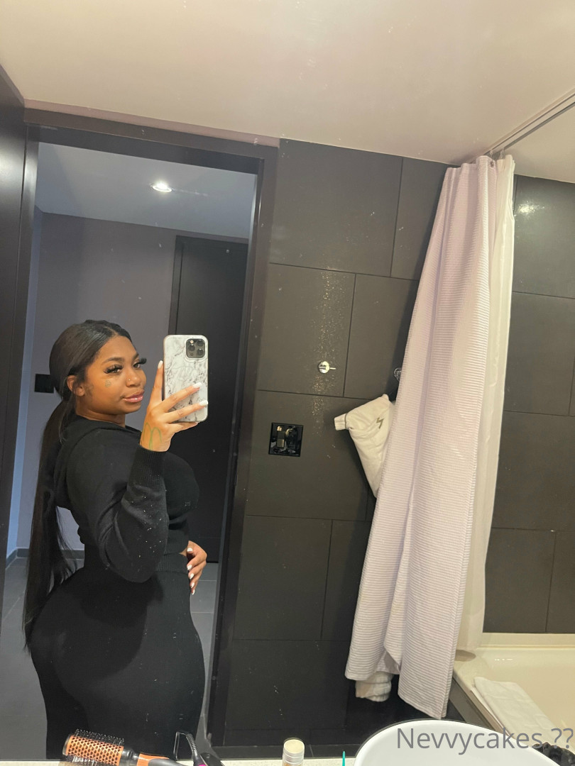 Photo by nevvycakes published on August 19,2023 06:19:51 - BestThots