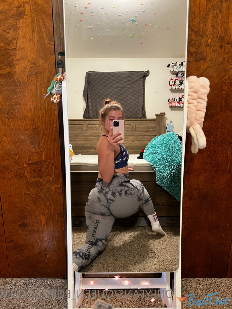 Photo by queen_egirl27 published on December 13,2024 05:03:25 - BestThots