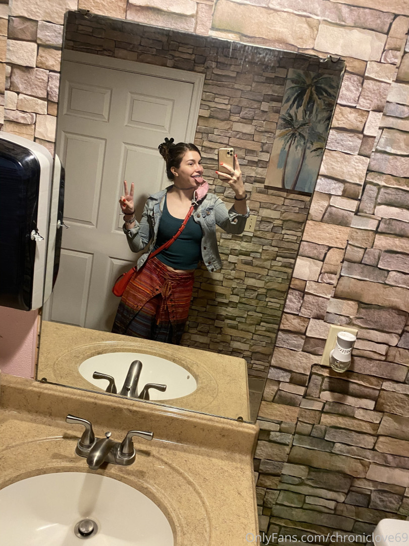 Photo by chroniclove69 published on January 11,2024 10:34:40 - BestThots