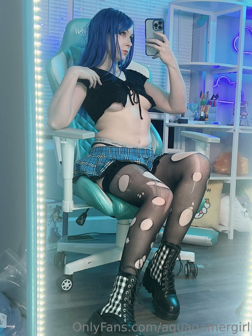 Photo by aquagamergirl published on November 24,2023 12:35:07 - BestThots