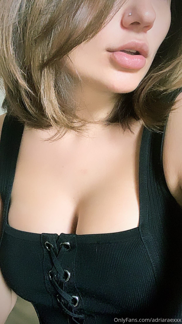 Photo by adriaraexxx published on November 20,2023 21:46:54 - BestThots