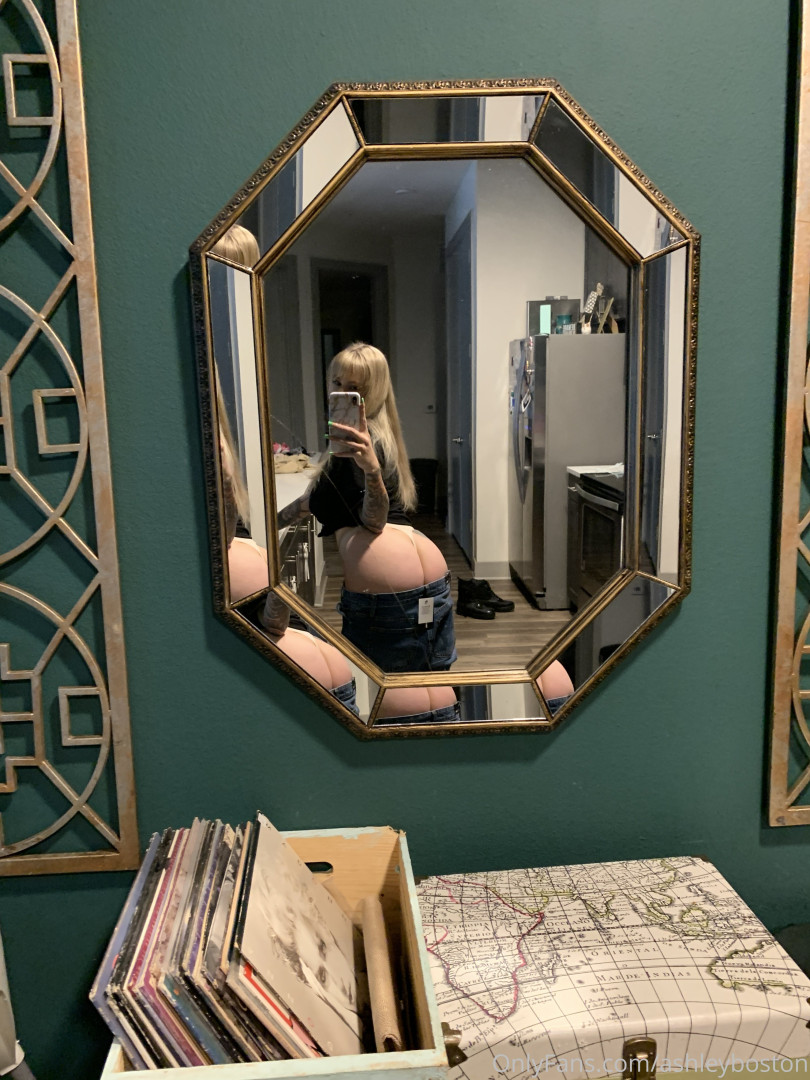 Photo by ashleyboston published on November 23,2023 23:11:40 - BestThots