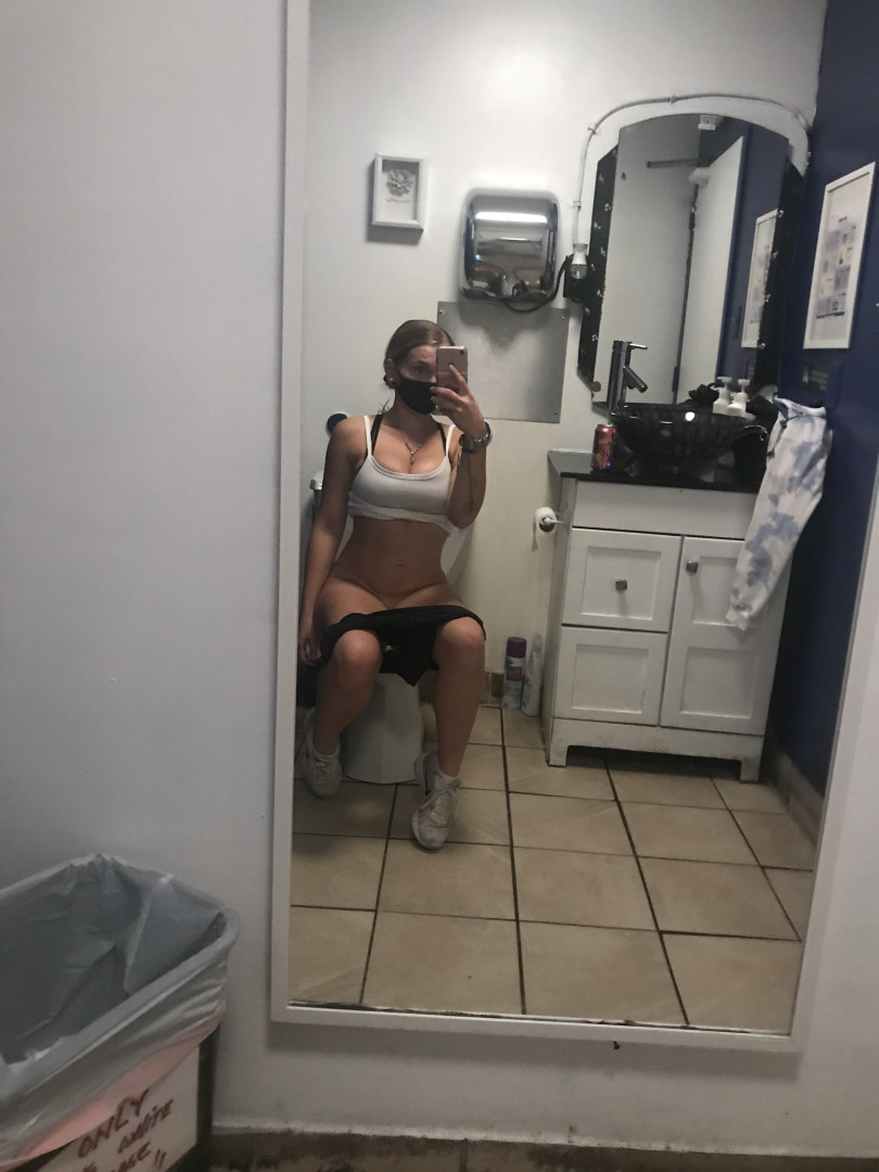 Photo by zoieburgher published on October 24,2023 21:30:23 - BestThots