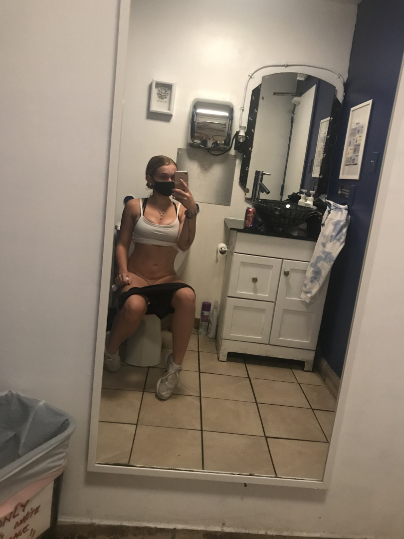 Photo by zoieburgher published on October 24,2023 21:59:50 - BestThots