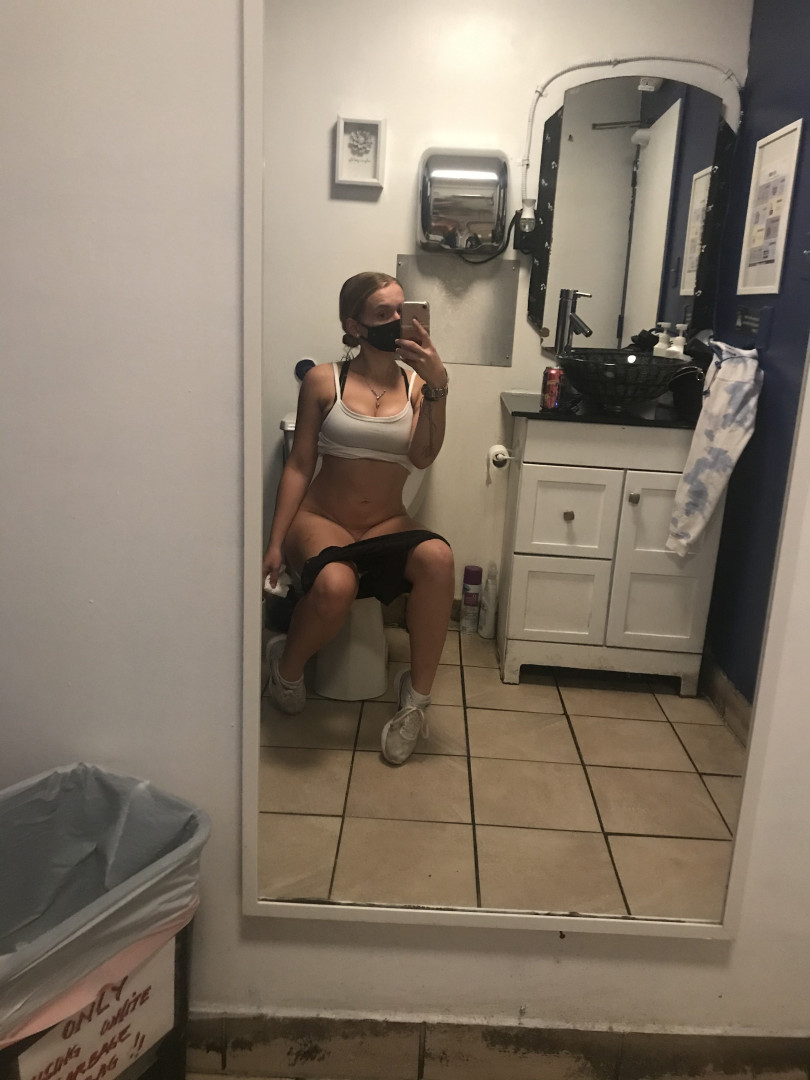 Photo by zoieburgher published on October 24,2023 22:02:30 - BestThots