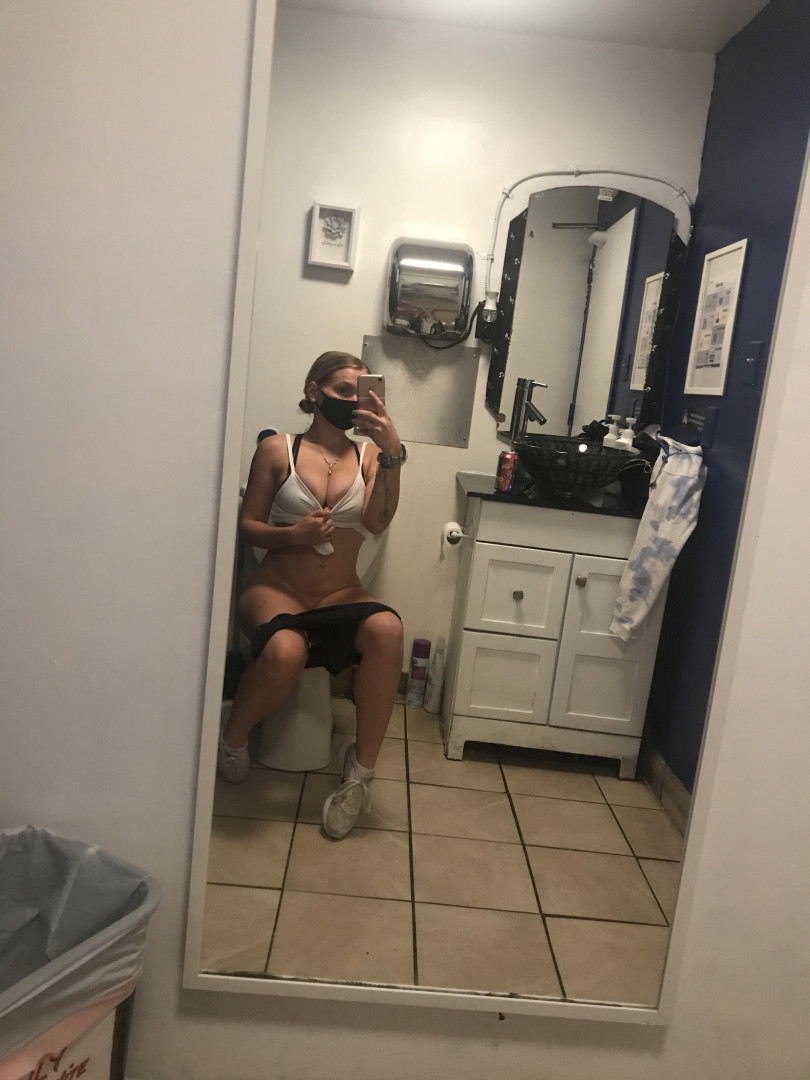 Photo by zoieburgher published on October 24,2023 22:08:48 - BestThots