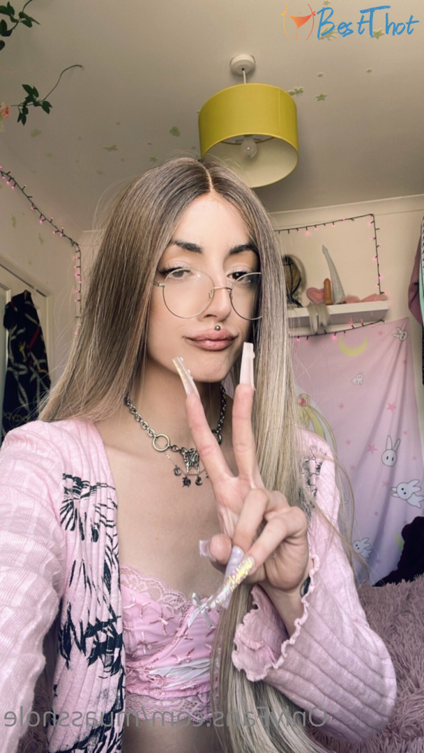 Photo by muasshole published on December 15,2024 18:05:52 - BestThots