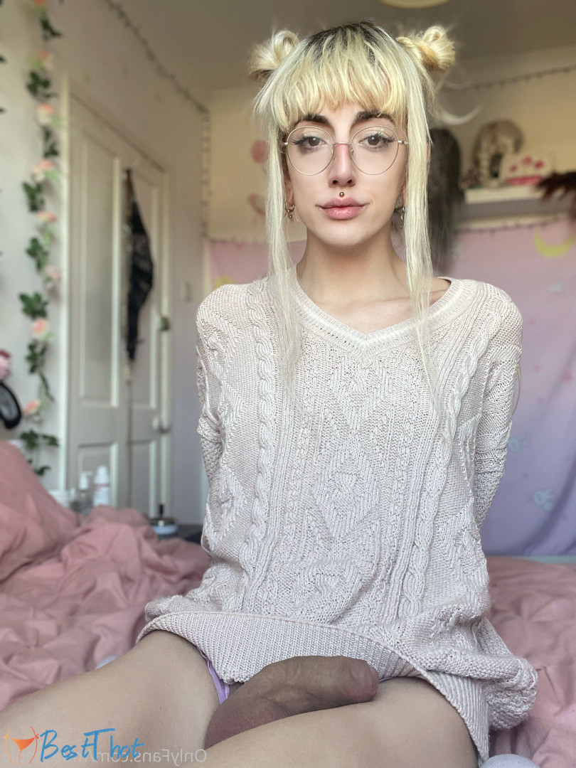 Photo by muasshole published on December 15,2024 18:08:12 - BestThots
