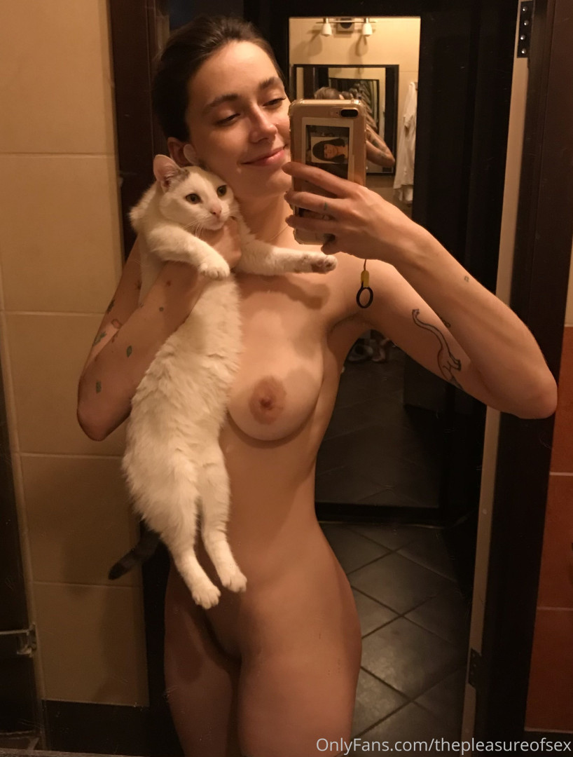 Photo by thepleasureofsex published on June 12,2023 21:03:38 - BestThots