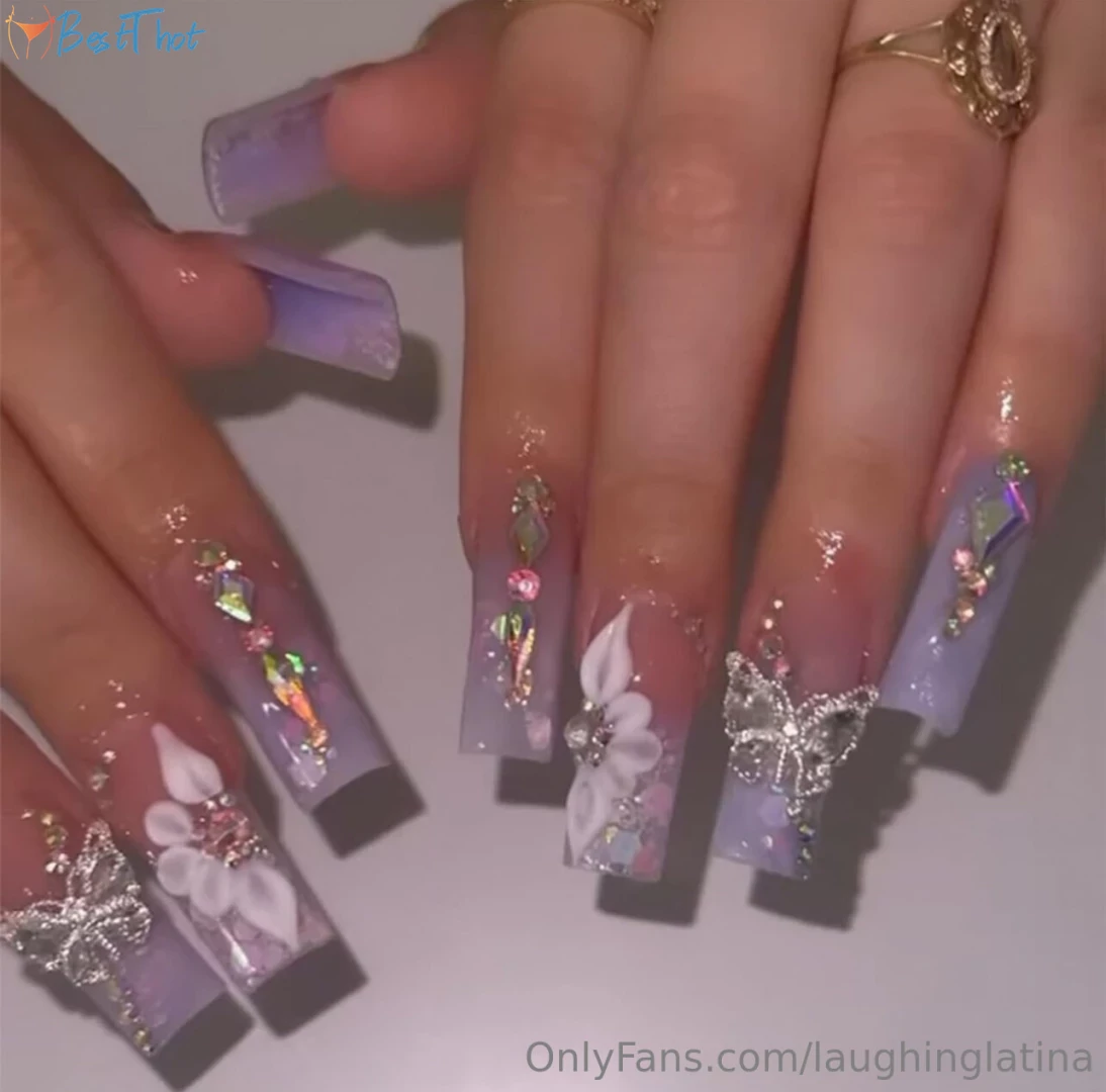 laughinglatina #9804006