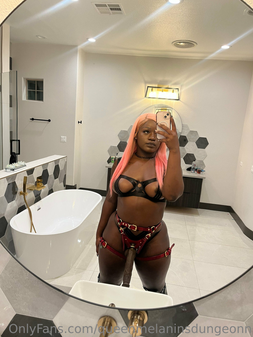 Photo by queenmelaninsdungeonn published on August 3,2023 09:48:26 - BestThots