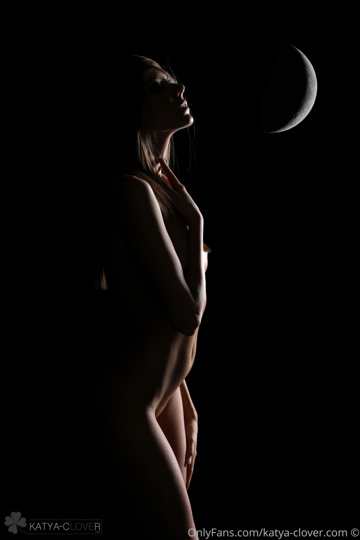 Photo by erotic-magazine published on June 19,2023 22:26:07 - BestThots