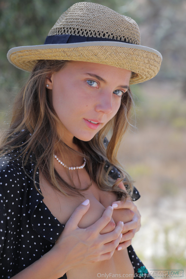 Photo by erotic-magazine published on June 19,2023 22:35:06 - BestThots