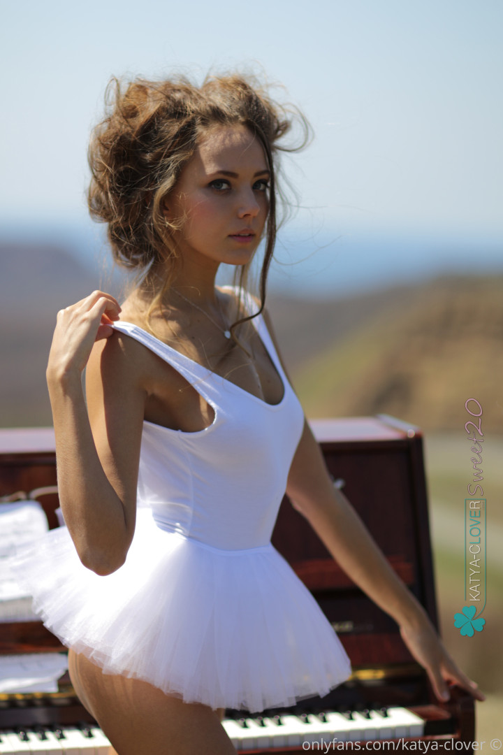 Photo by erotic-magazine published on June 20,2023 02:38:56 - BestThots