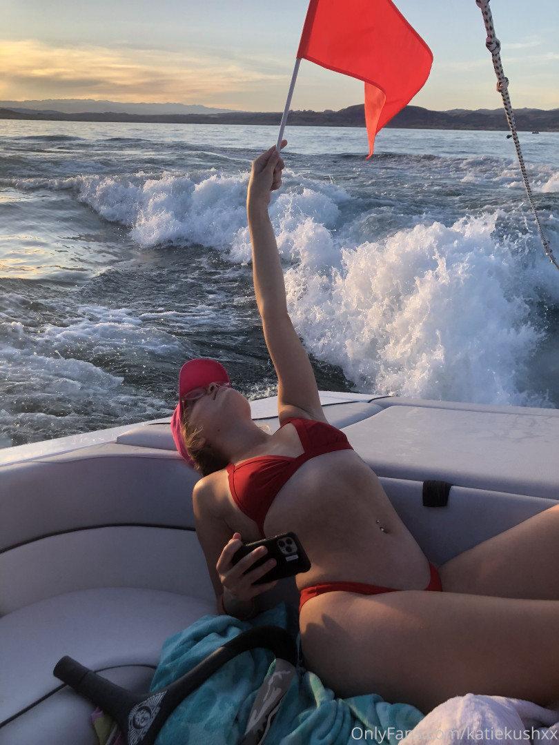 Photo by katiekushxx published on August 7,2023 09:34:56 - BestThots