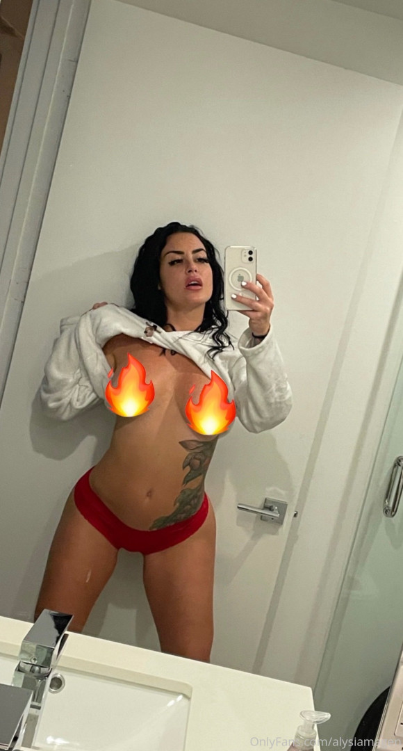 Photo by alysiamagen published on November 19,2023 21:51:09 - BestThots