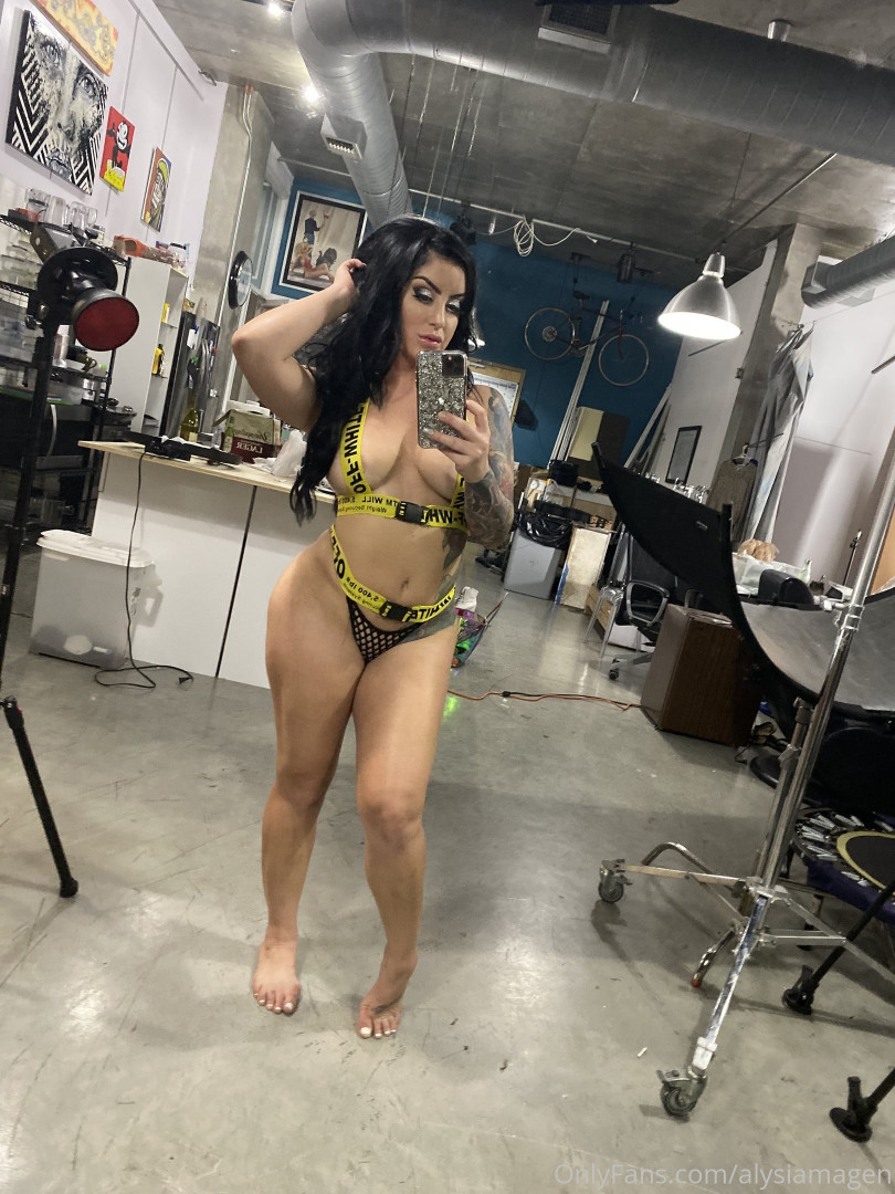 Photo by alysiamagen published on November 19,2023 21:51:35 - BestThots