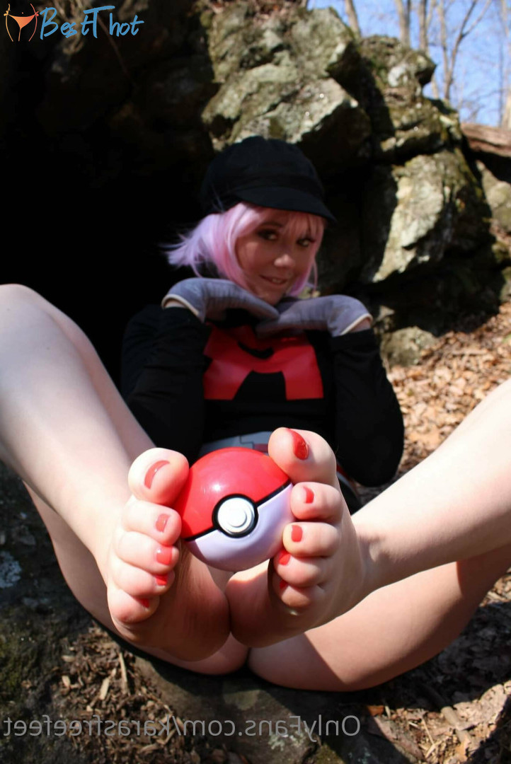 Photo by karasfreefeet published on December 12,2024 10:00:37 - BestThots