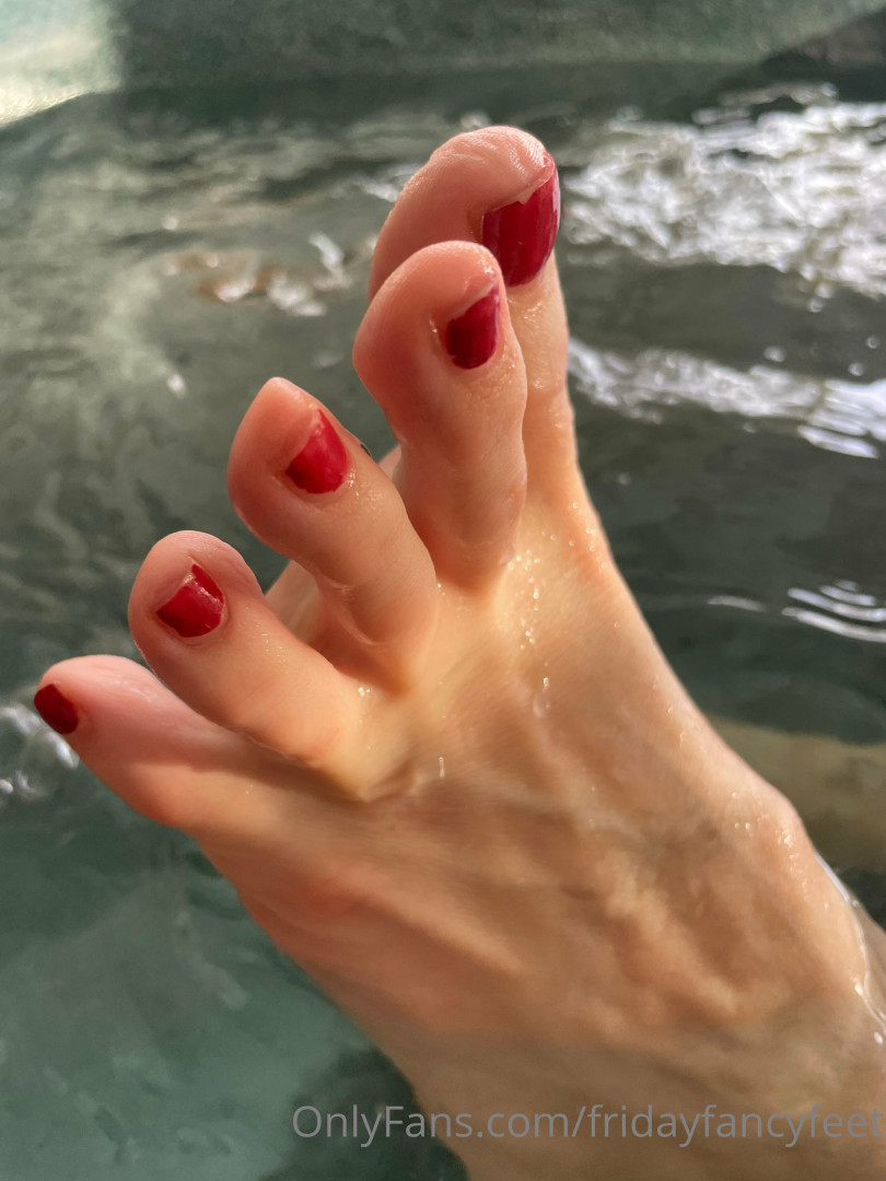 Photo by fridayfancyfeet published on October 11,2023 10:30:00 - BestThots