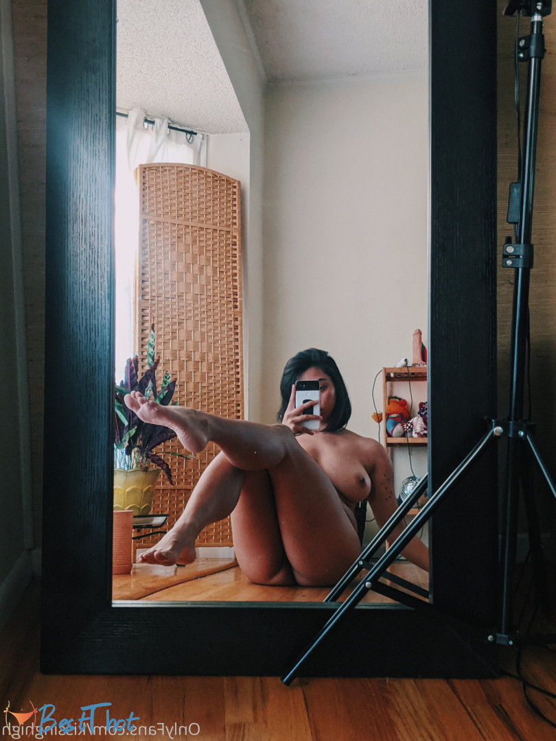 Photo by kissinghigh published on December 14,2024 14:06:39 - BestThots