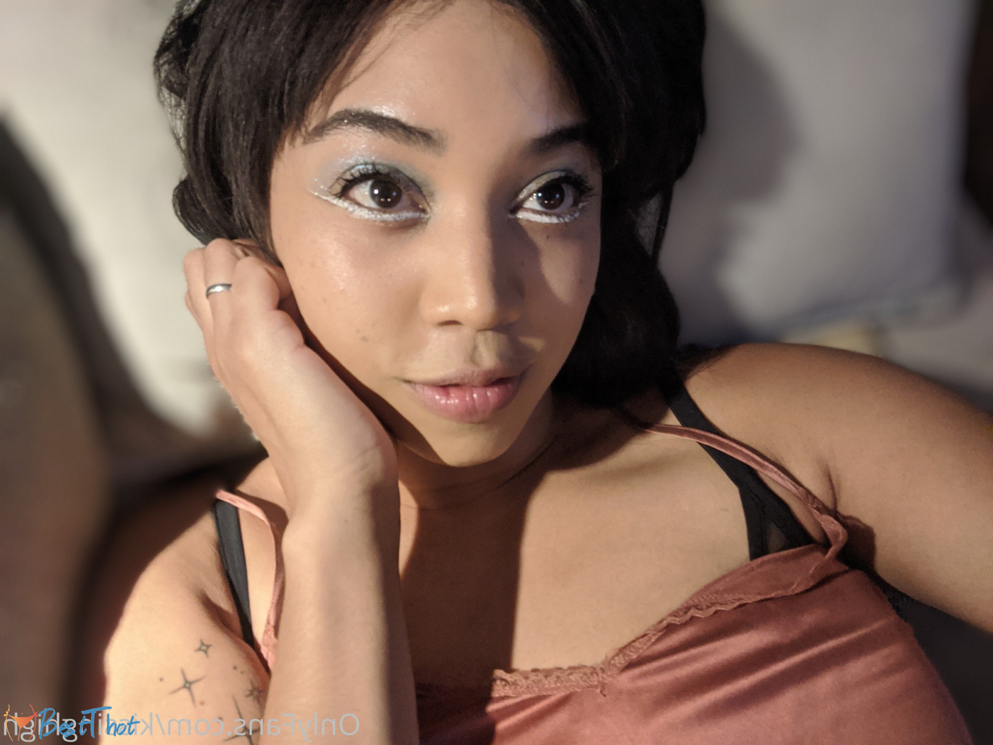 kissinghigh #9439493