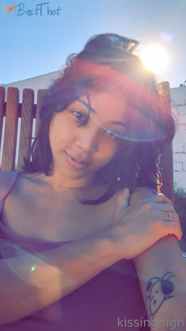 kissinghigh #9782524