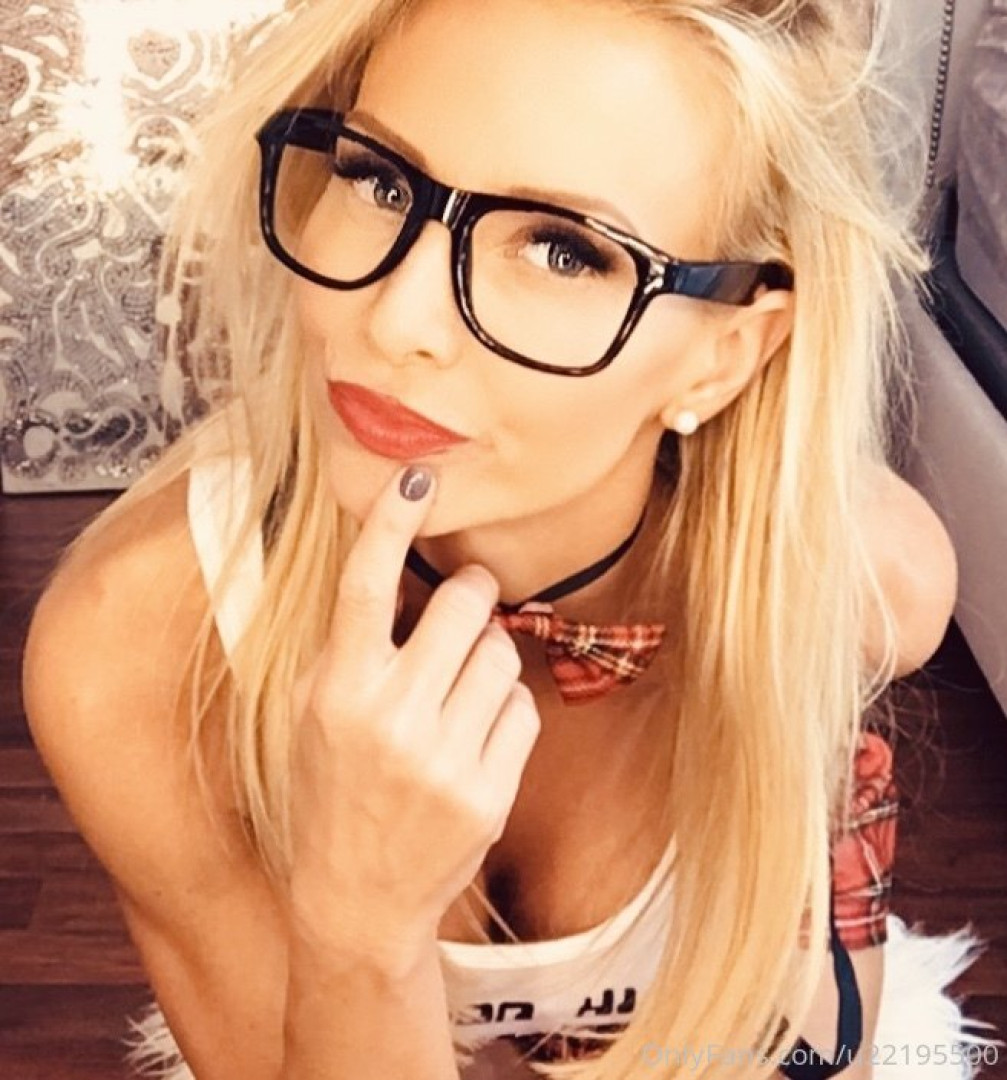 Photo by callieskyenude published on July 17,2023 09:04:13 - BestThots