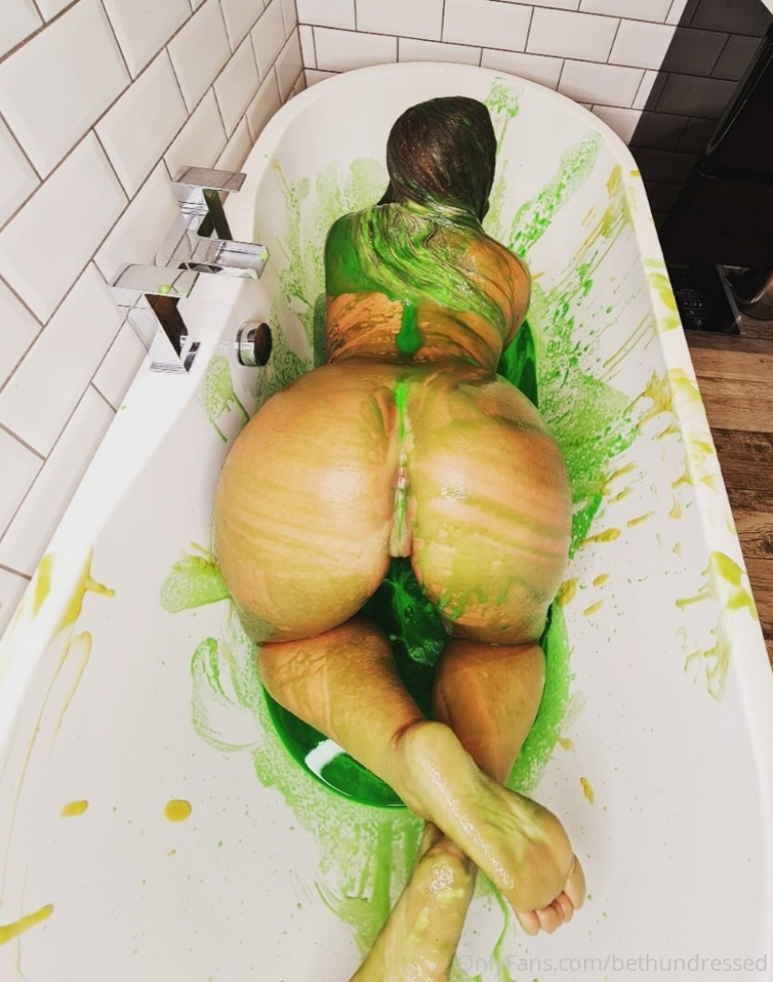 Photo by bethundressed published on December 10,2023 14:39:18 - BestThots