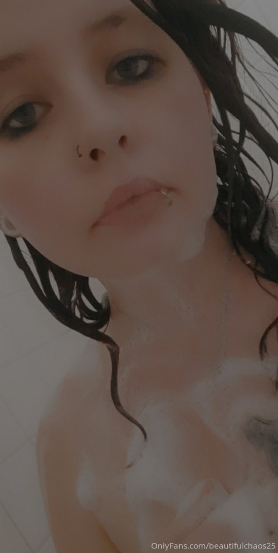 Photo by beautifulchaos25 published on October 16,2023 11:32:04 - BestThots