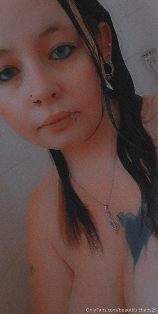 Photo by beautifulchaos25 published on October 16,2023 11:38:12 - BestThots