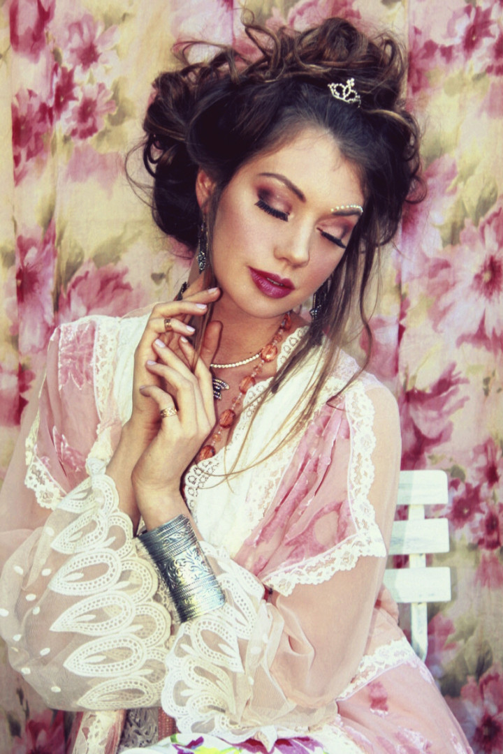 Photo by elenakoshkaxoxo published on January 14,2024 21:59:09 - BestThots