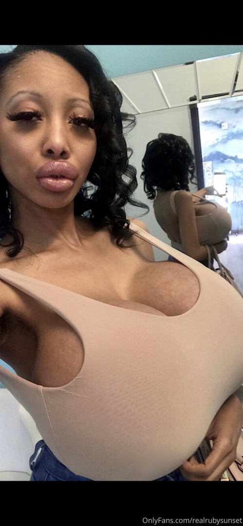 Photo by realrubysunset published on July 4,2023 22:43:05 - BestThots