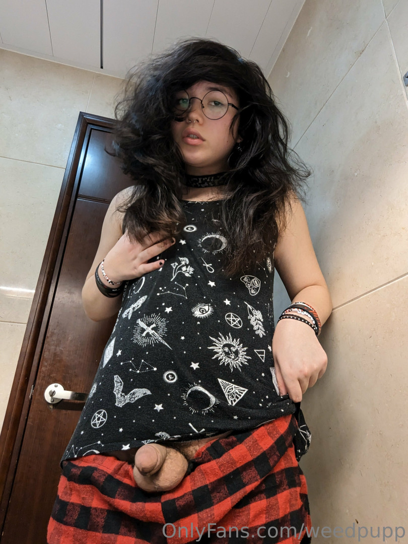 Photo by weedpupp published on May 16,2023 01:46:30 - BestThots