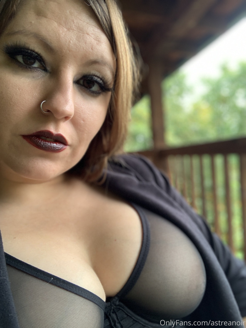 Photo by astreanoir published on October 14,2023 06:05:17 - BestThots