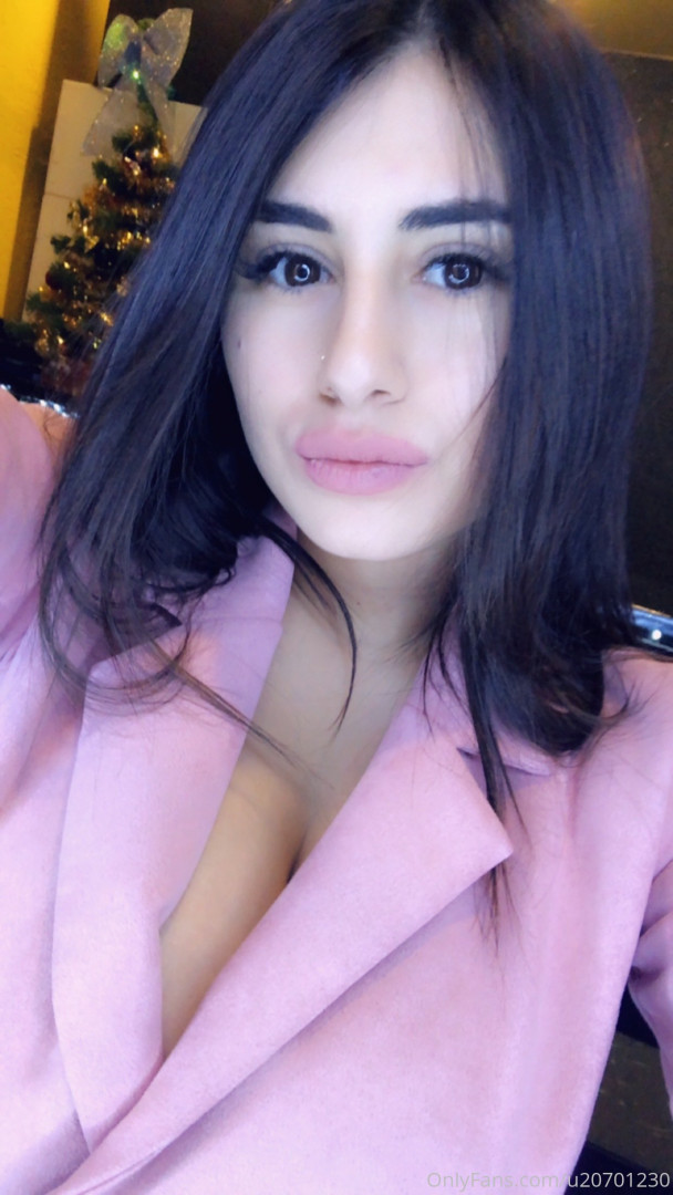Photo by bboobscarol_ published on December 11,2023 05:14:21 - BestThots
