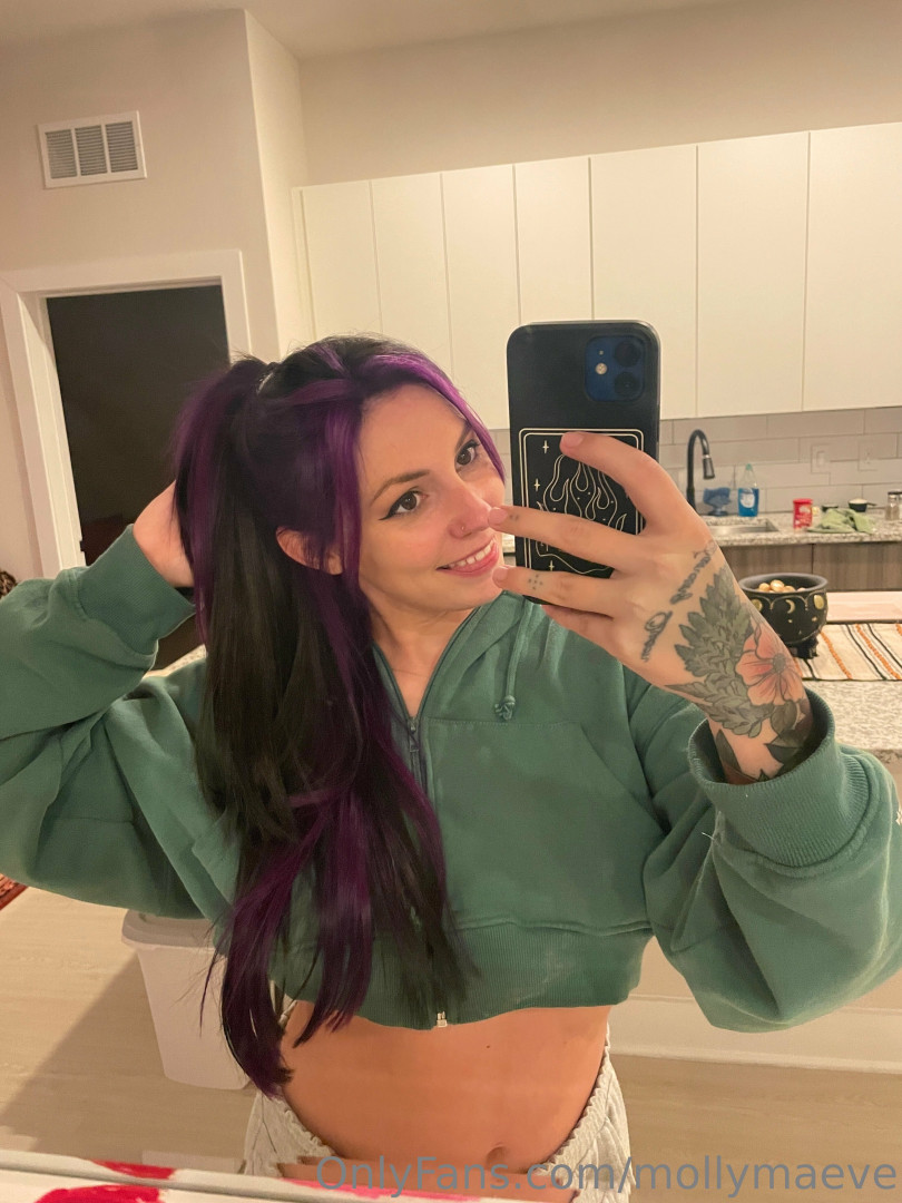 Photo by mollymaeve published on July 7,2023 04:57:09 - BestThots