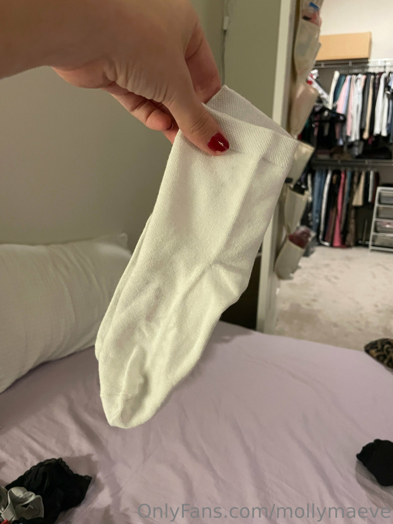 Photo by mollymaeve published on July 7,2023 04:59:23 - BestThots