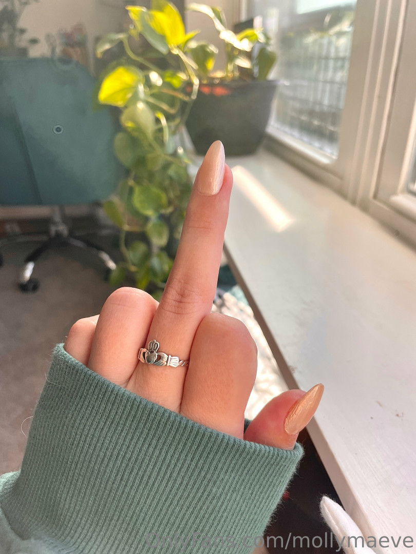 Photo by mollymaeve published on July 7,2023 05:04:14 - BestThots