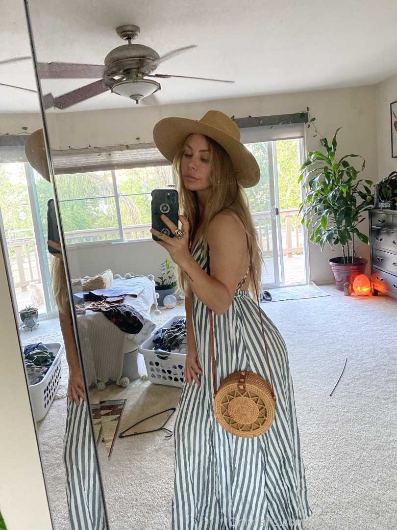 Photo by xnicoleanistonx published on August 10,2023 07:54:28 - BestThots