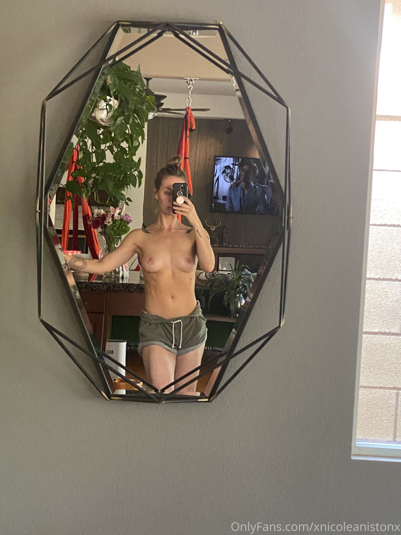 Photo by xnicoleanistonx published on August 10,2023 07:59:25 - BestThots