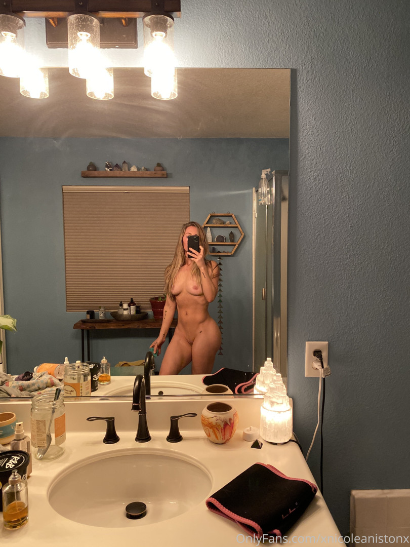 Photo by xnicoleanistonx published on August 10,2023 08:02:09 - BestThots