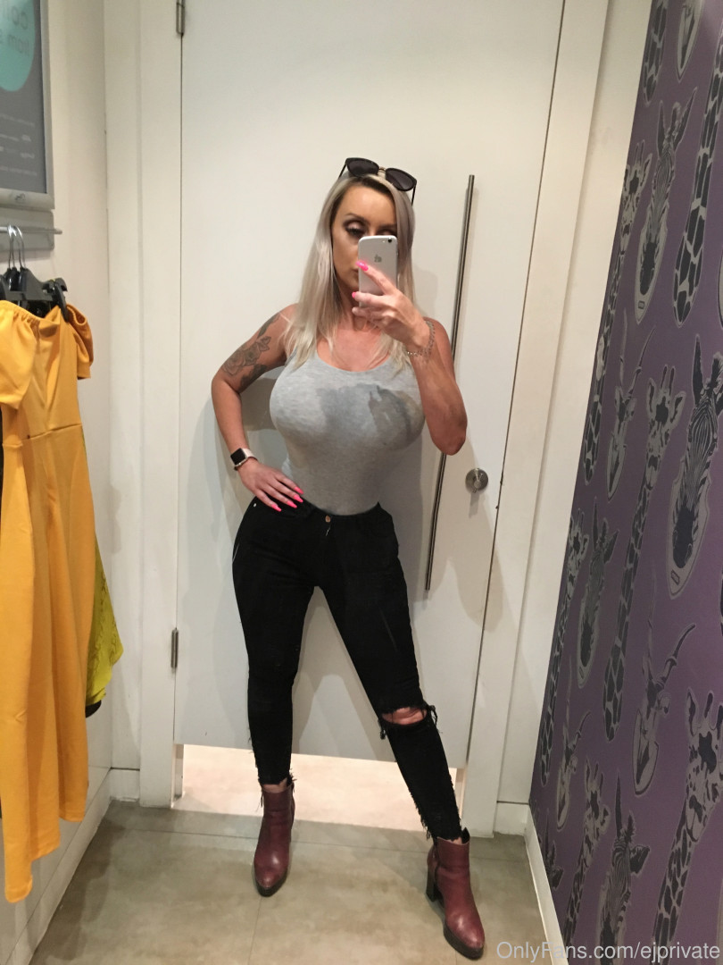 Photo by britishblonde published on September 1,2023 22:49:44 - BestThots