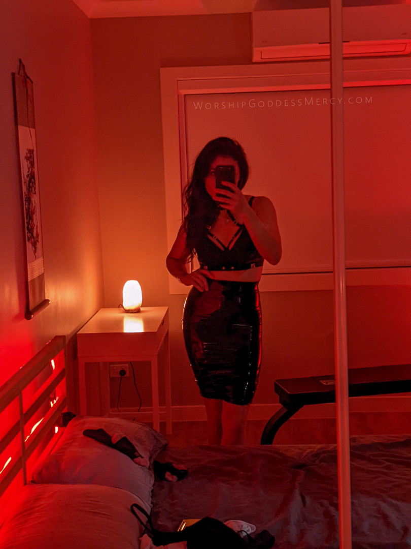 Photo by worshipgoddessmercy published on May 15,2023 23:51:26 - BestThots