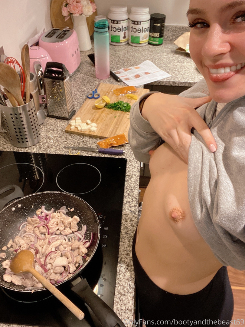 Photo by bootyandthebeast69 published on October 17,2023 07:31:20 - BestThots