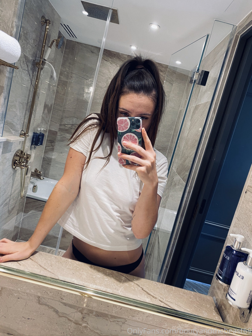 Photo by bootyandthebeast69 published on October 17,2023 07:46:46 - BestThots