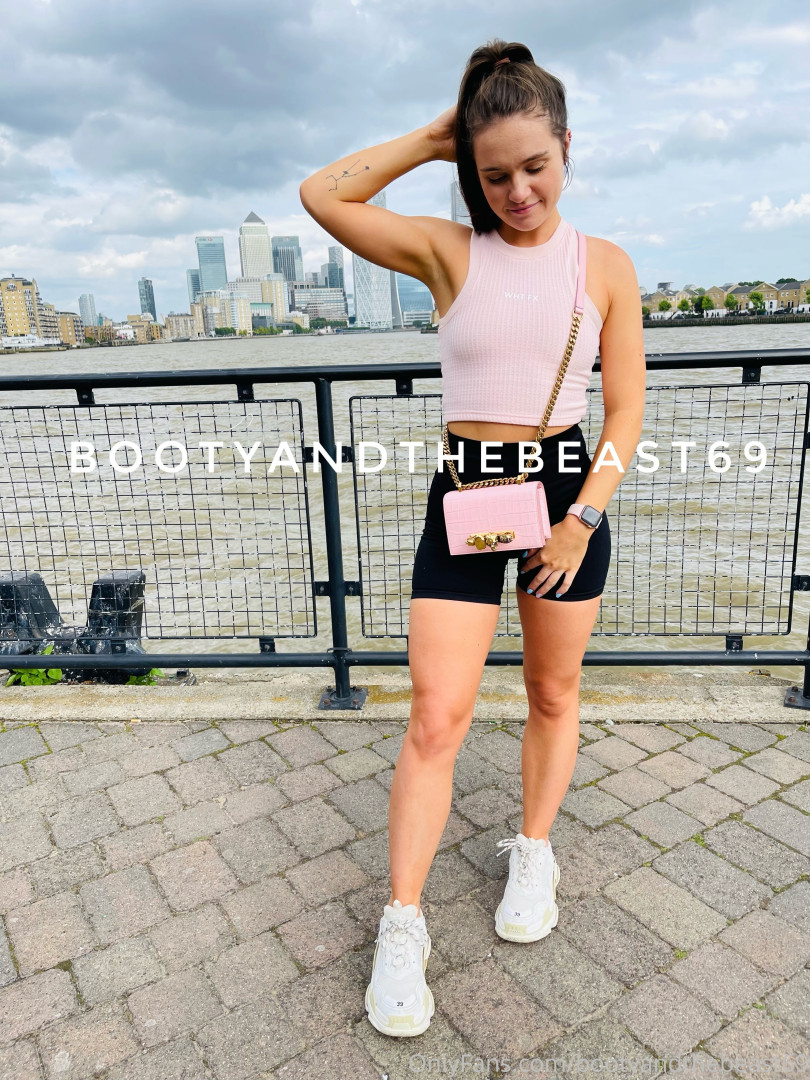 Photo by bootyandthebeast69 published on October 17,2023 07:50:17 - BestThots